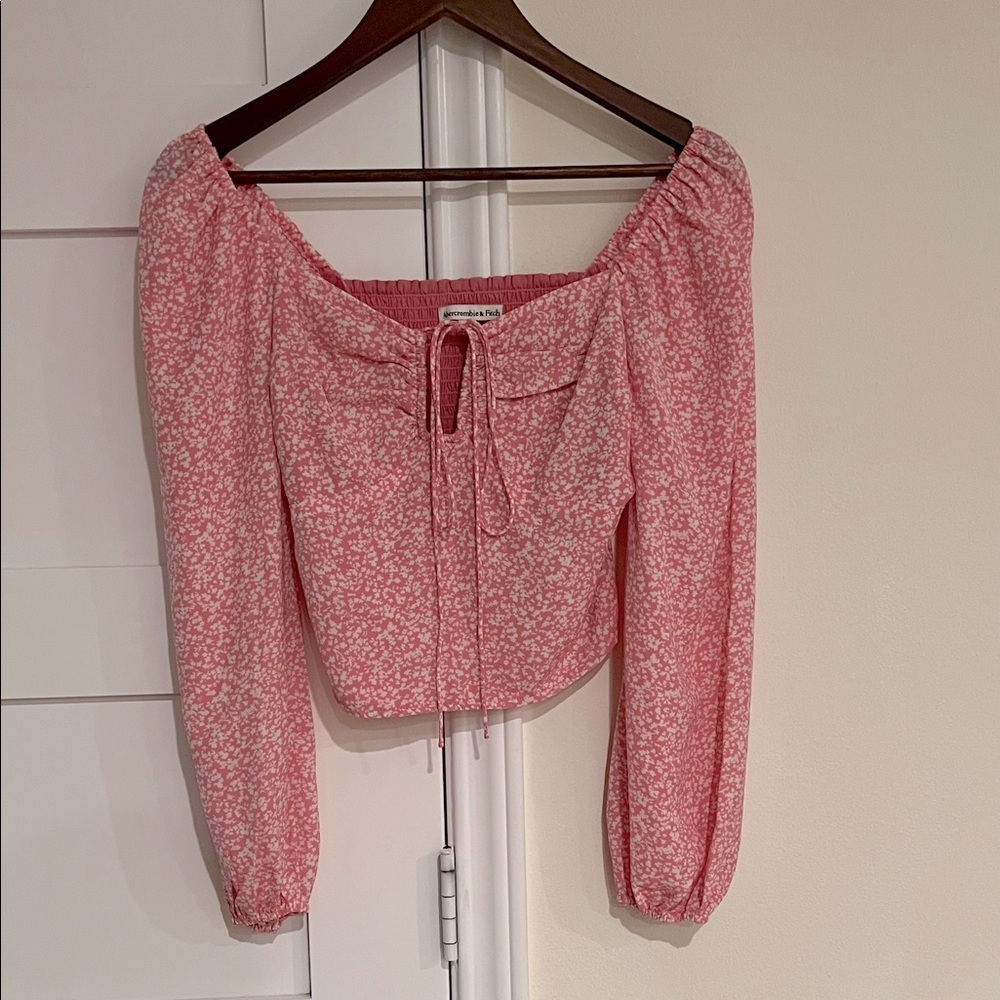 Abercrombie & Fitch Pink and White Long Sleeve Cropped Blouse Size Small EUC
